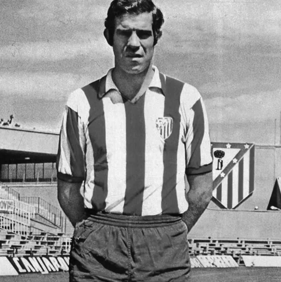 Atletico de Madrid 1970 - 71 Retro Fußball Trikot