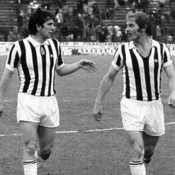 Juventus FC 1976 - 77 Coppa UEFA Retro Fußballtrikot