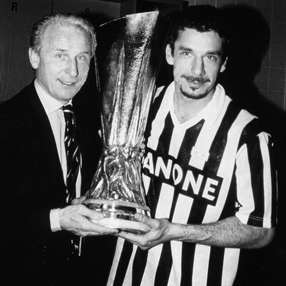Juventus FC 1992 - 93 Coppa UEFA Retro Fußballtrikot