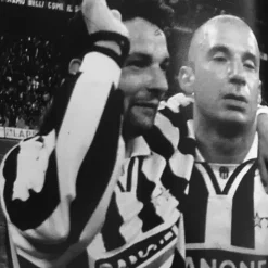 Juventus FC 1994 - 95 Retro Fußballtrikot