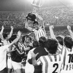 Real Betis 1976 - 77 Retro Fußballtrikot